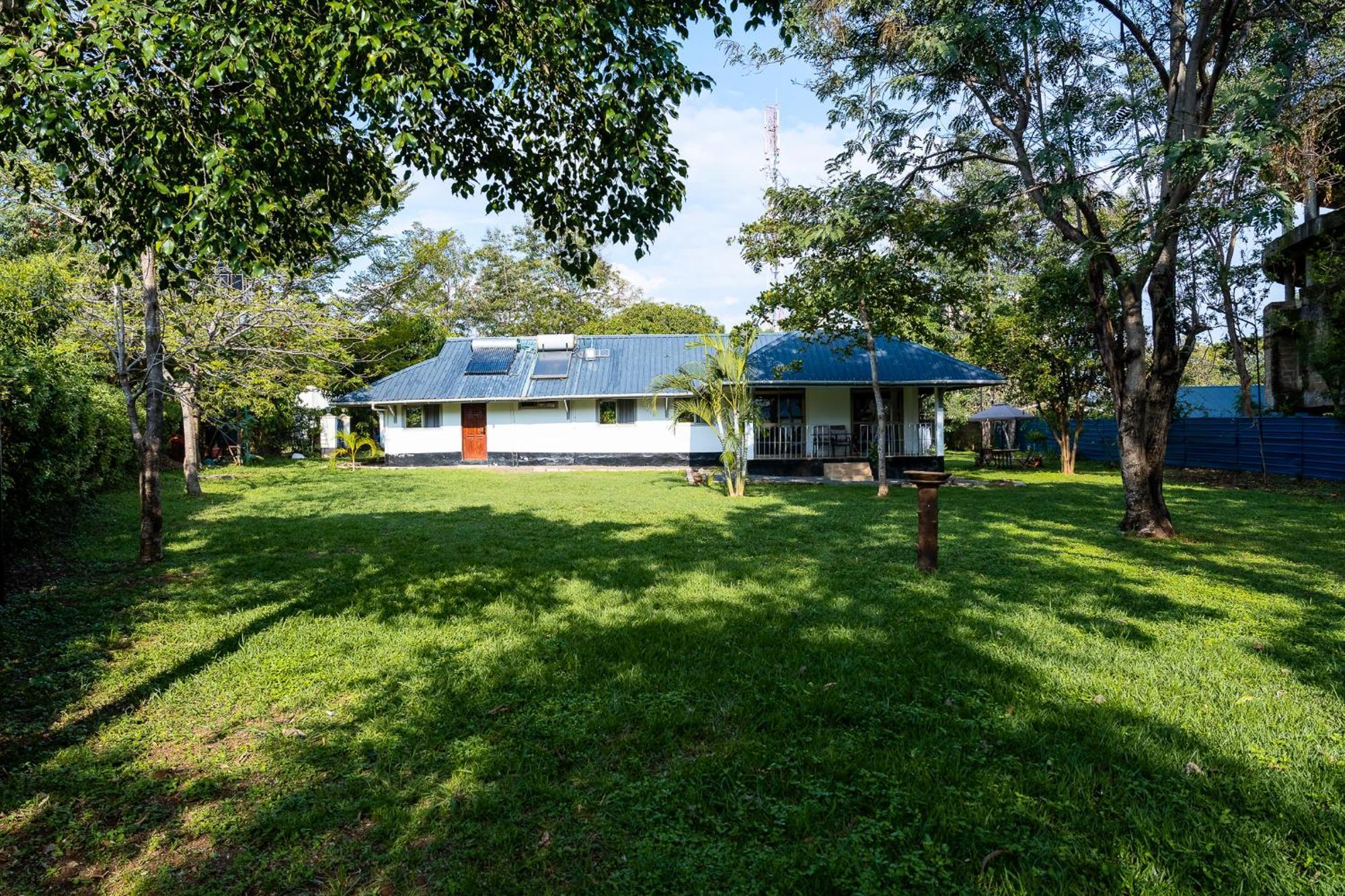 Harry'S Kisumu Oasis Aparthotel Buitenkant foto