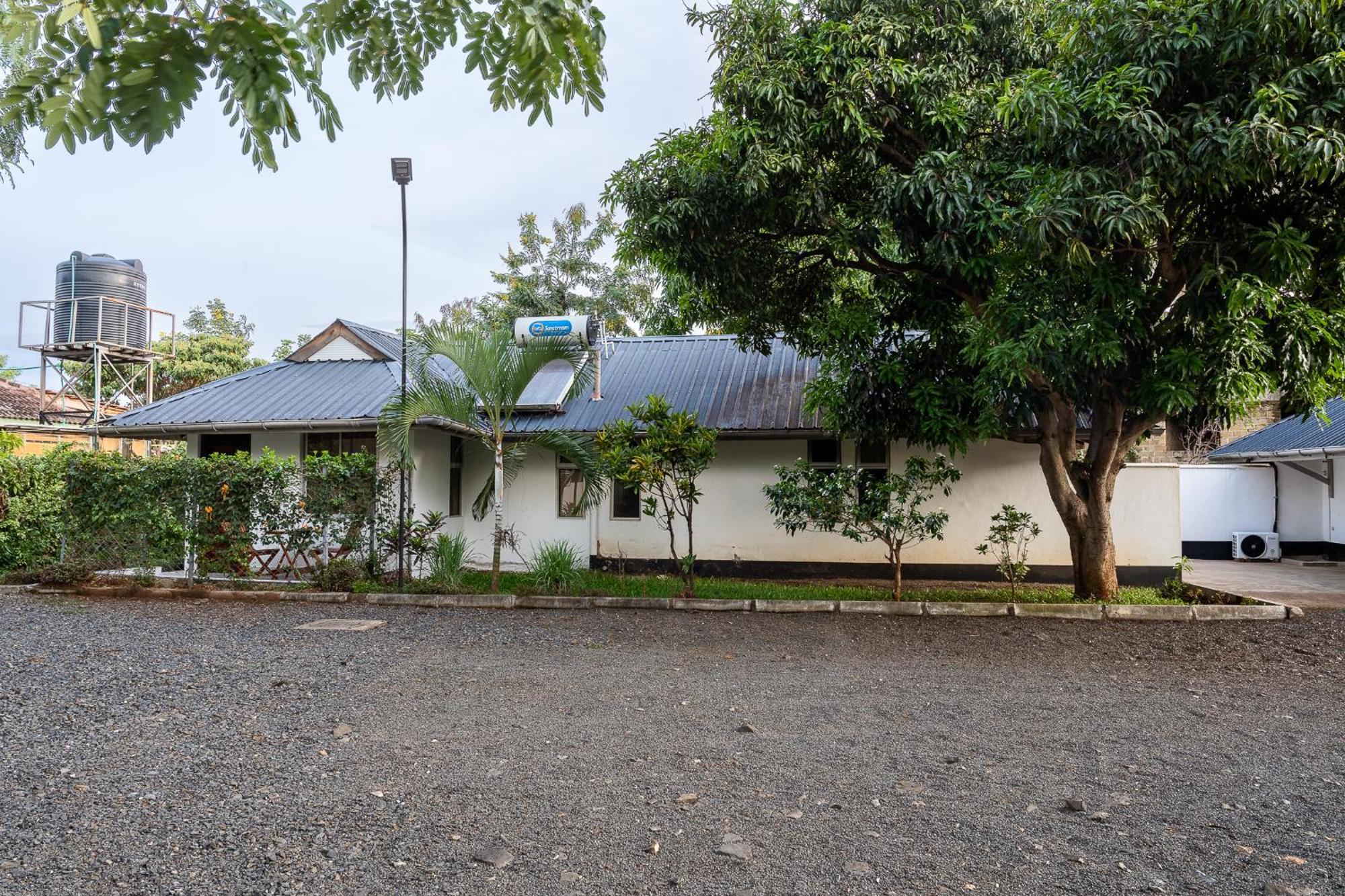 Harry'S Kisumu Oasis Aparthotel Buitenkant foto