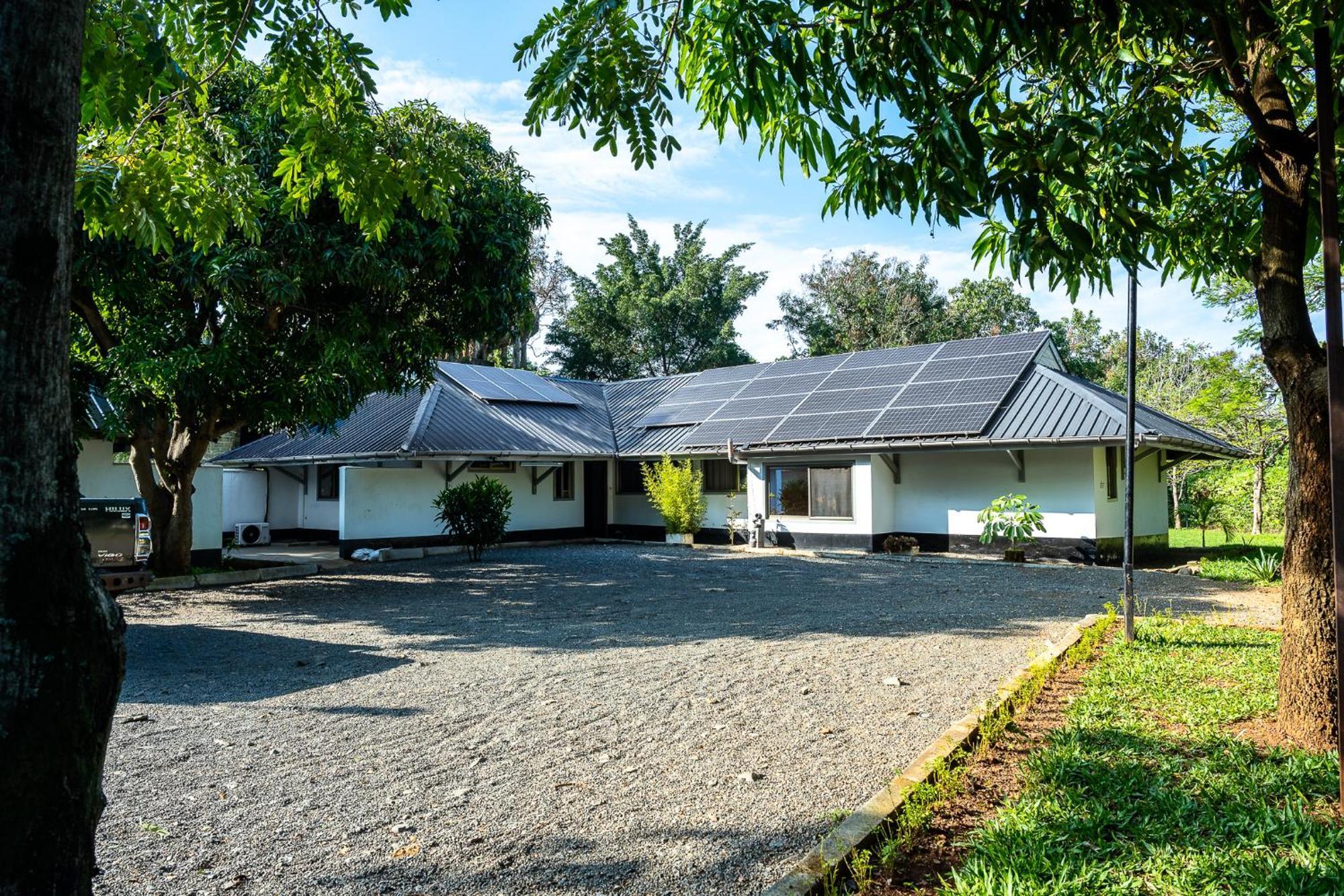 Harry'S Kisumu Oasis Aparthotel Buitenkant foto