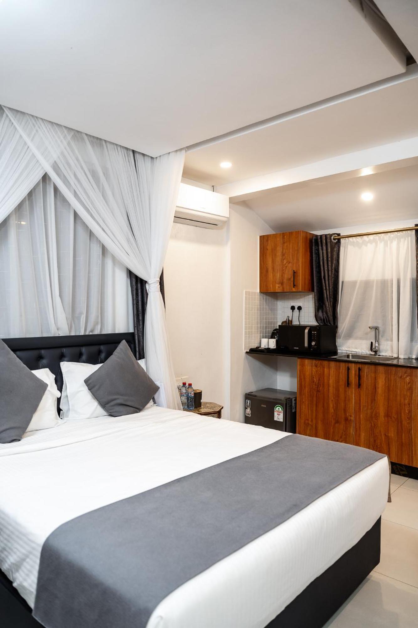 Harry'S Kisumu Oasis Aparthotel Buitenkant foto